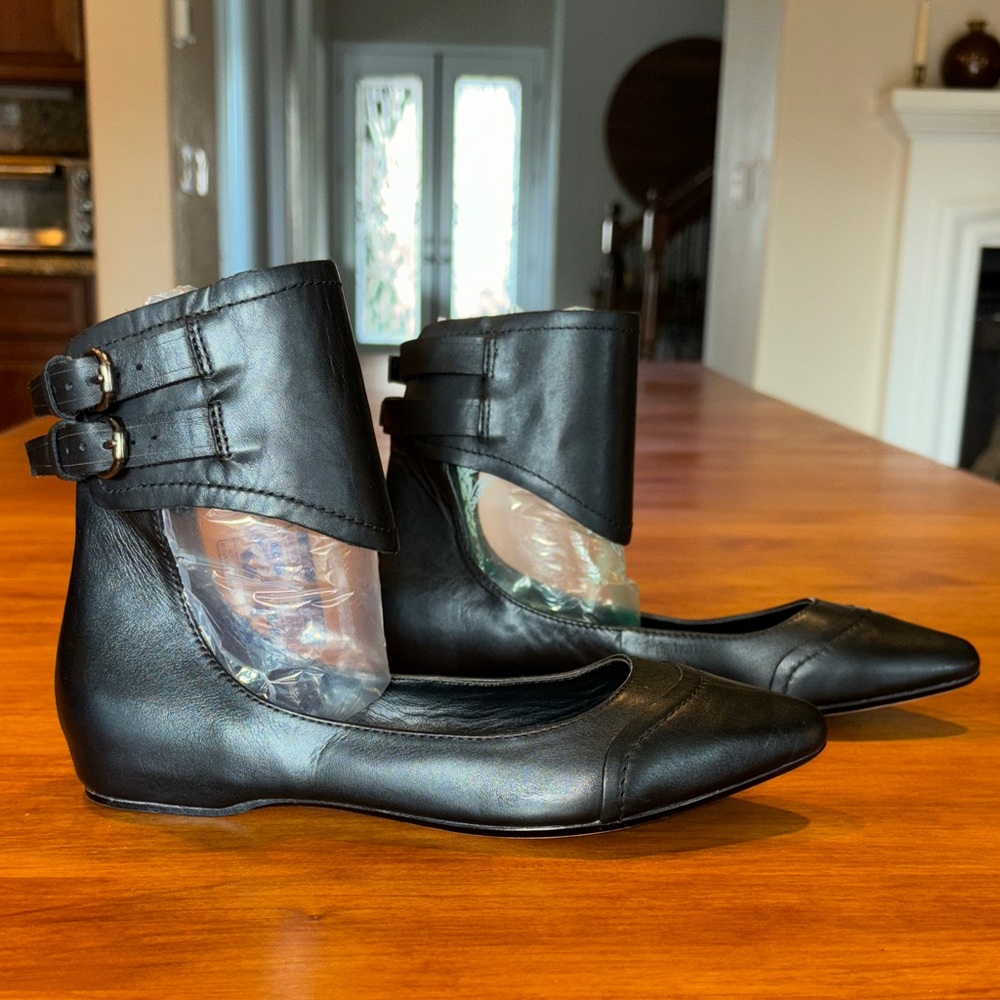 LEON MAX Black Leather Buckle Ankle Straps Pointed Toe Flats Women’s Size 7 Sexy